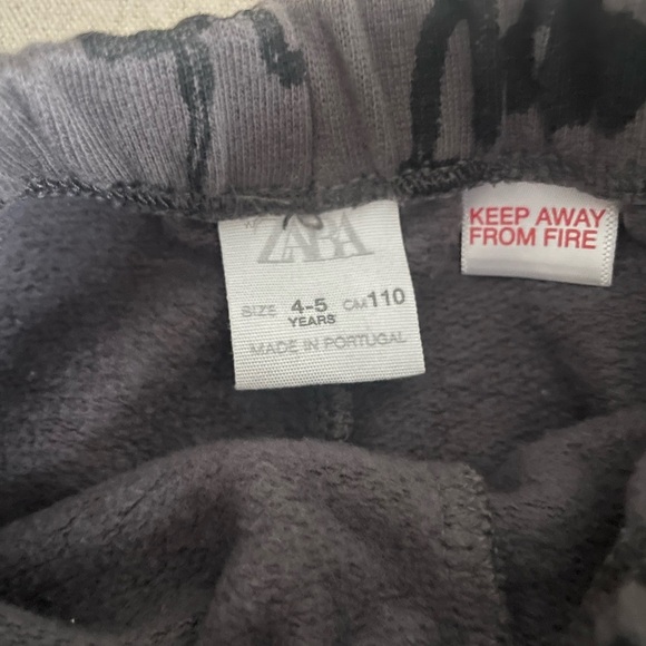 ZARA 4/5 Years Gray Joggers with Dog Print - Picture 3 of 5